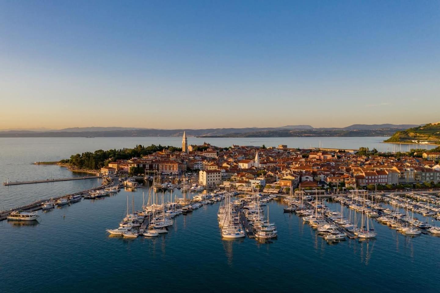 Apartma REA Izola Bagian luar foto