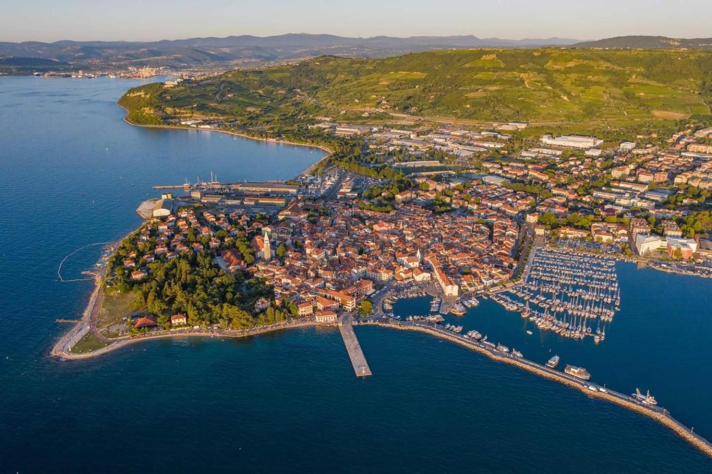 Apartma REA Izola Bagian luar foto